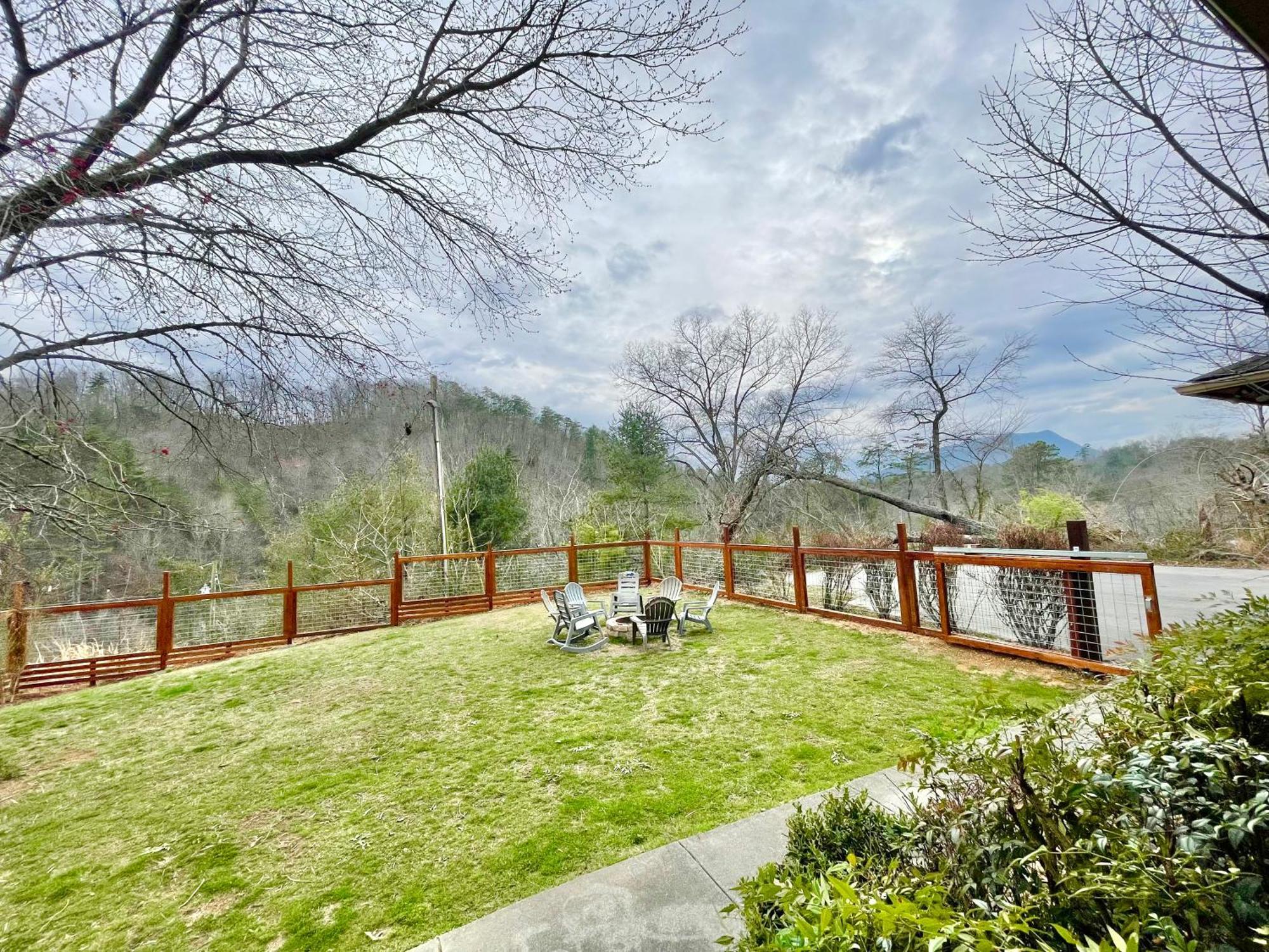 5Bedrooms*4King Beds*Outstanding Location*Hottub* Sevierville Zewnętrze zdjęcie