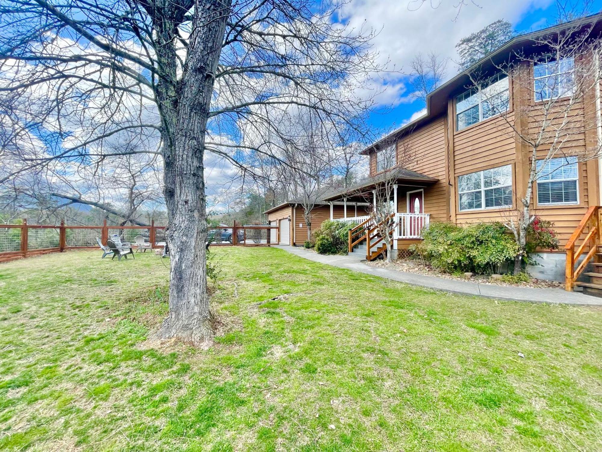 5Bedrooms*4King Beds*Outstanding Location*Hottub* Sevierville Zewnętrze zdjęcie