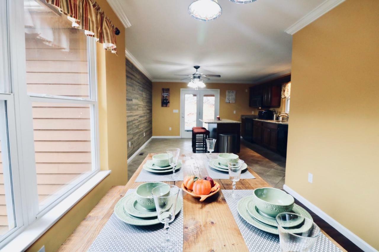 5Bedrooms*4King Beds*Outstanding Location*Hottub* Sevierville Zewnętrze zdjęcie