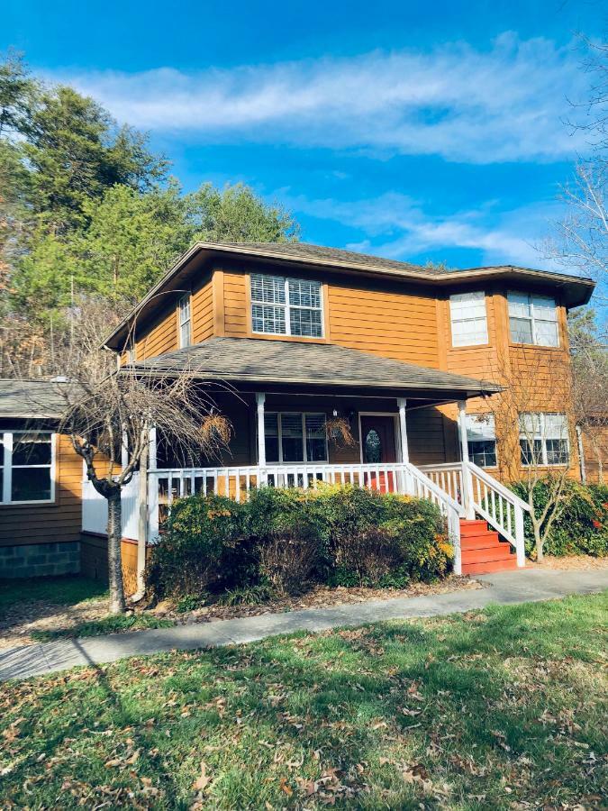 5Bedrooms*4King Beds*Outstanding Location*Hottub* Sevierville Zewnętrze zdjęcie