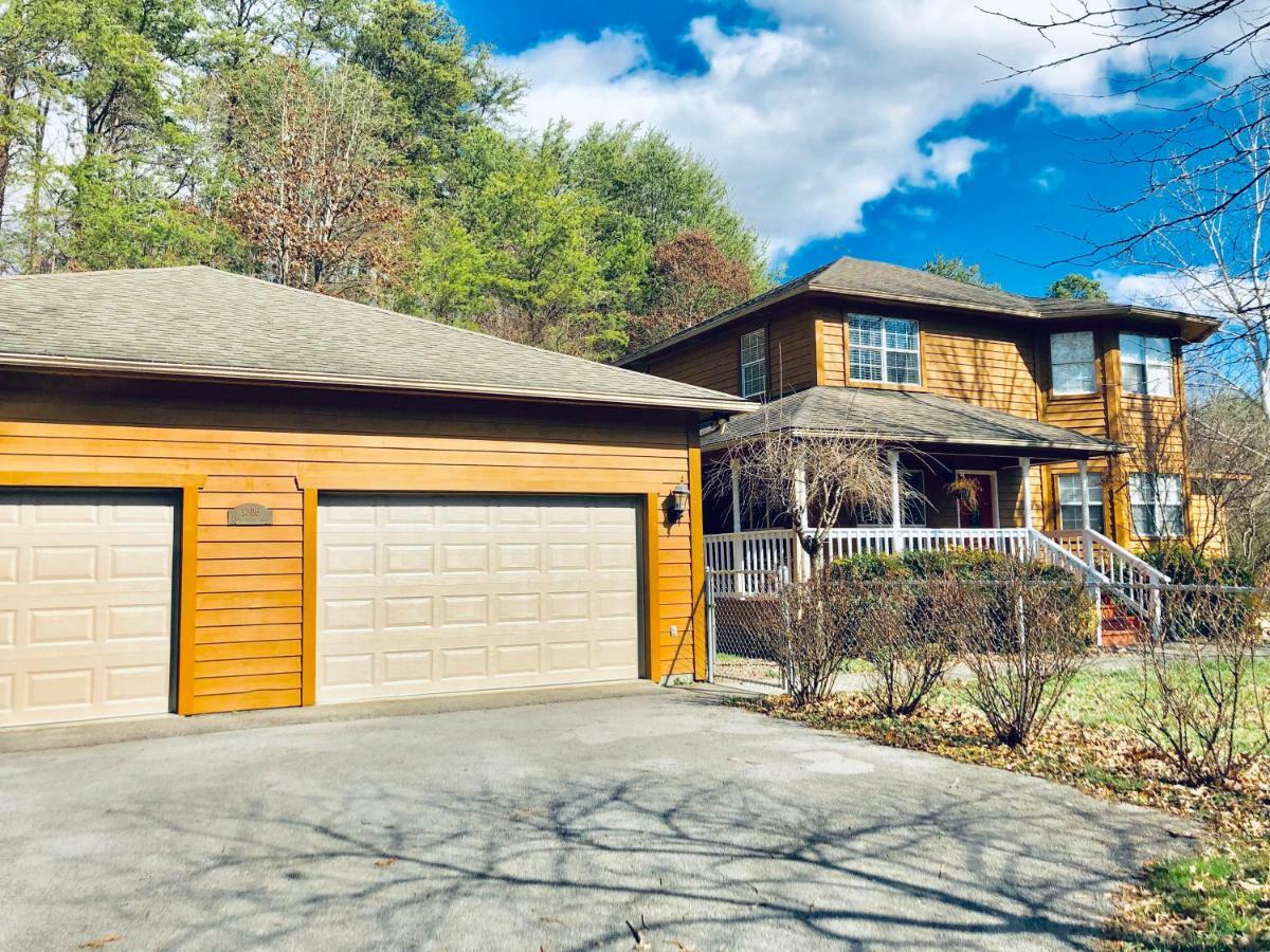 5Bedrooms*4King Beds*Outstanding Location*Hottub* Sevierville Zewnętrze zdjęcie