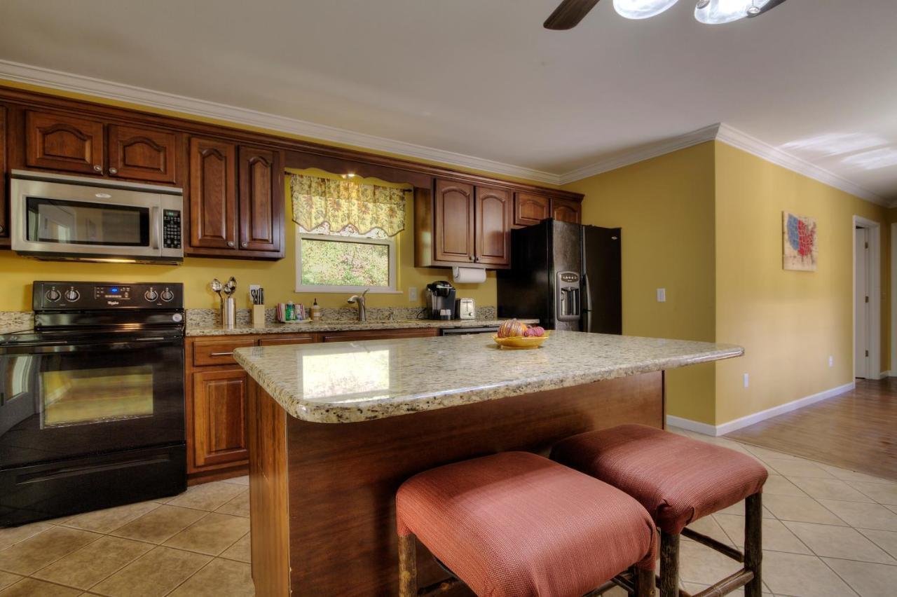 5Bedrooms*4King Beds*Outstanding Location*Hottub* Sevierville Zewnętrze zdjęcie