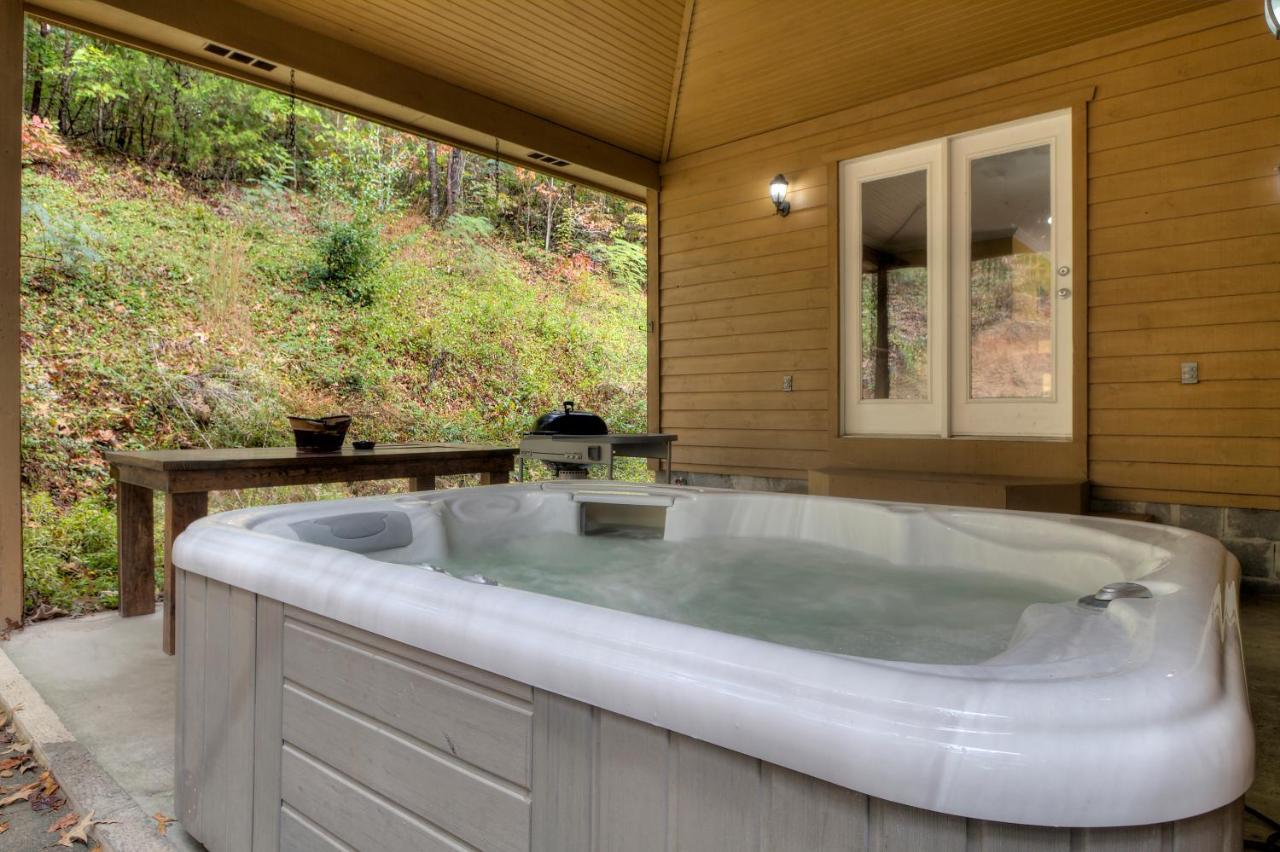 5Bedrooms*4King Beds*Outstanding Location*Hottub* Sevierville Zewnętrze zdjęcie